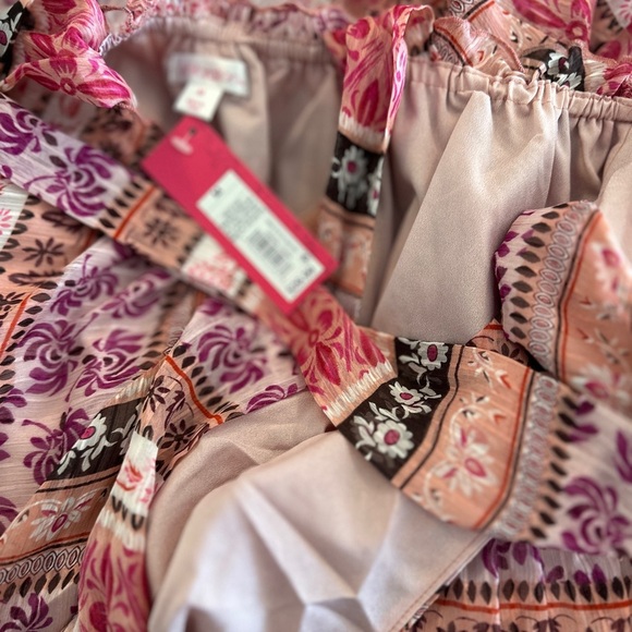 Pink Patterned Sleeveless Dress - Picture 2 of 3